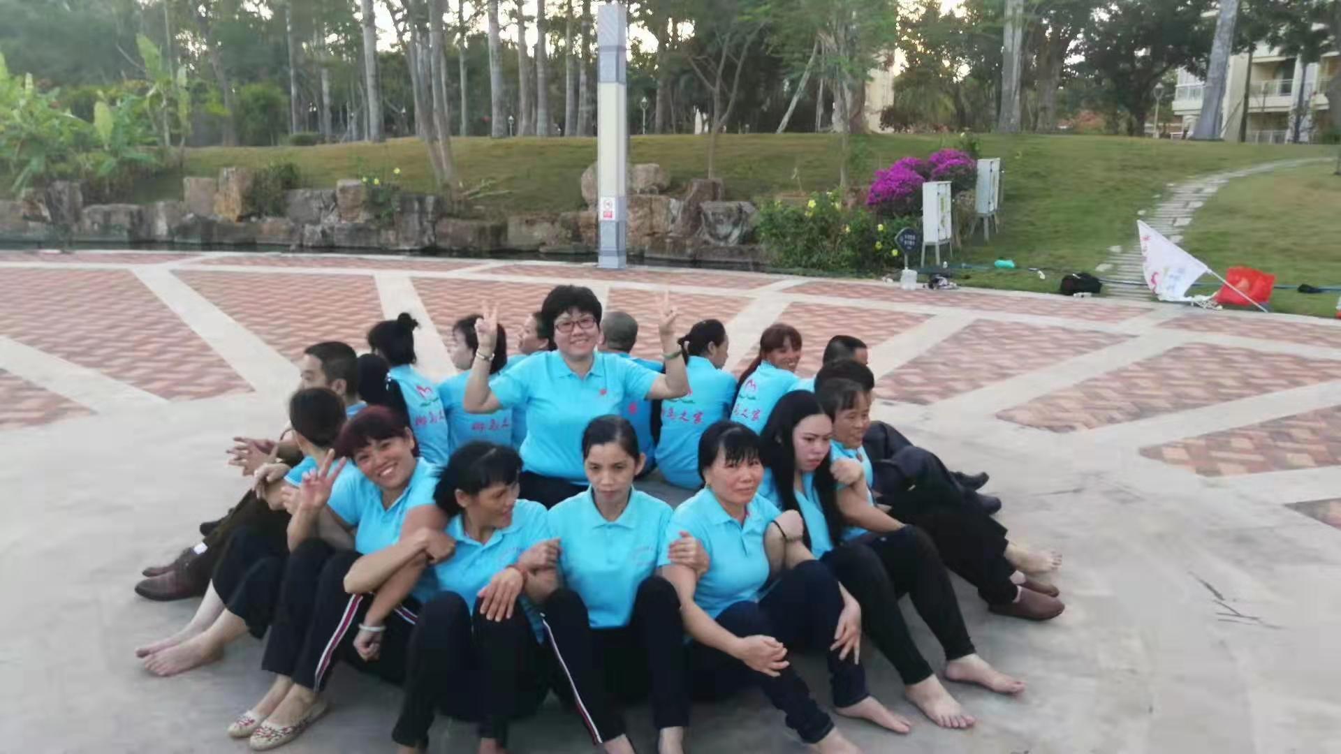 李萍院长亲自带大家参加团建活动